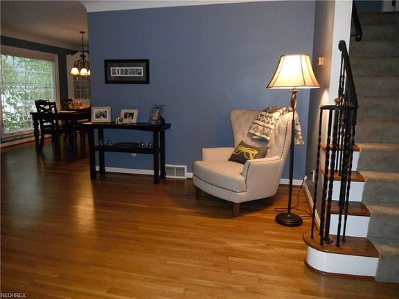 3rd image of 402 Lake Forest Dr