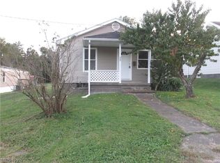 220 Grant St, Saint Marys, WV 26170