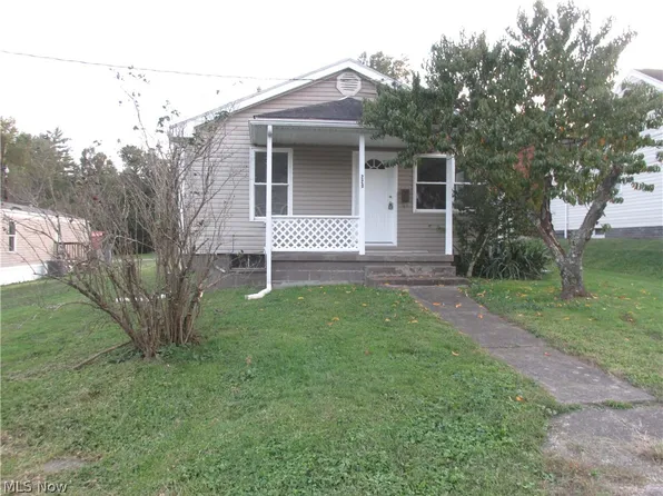 220 Grant St, Saint Marys, WV 26170