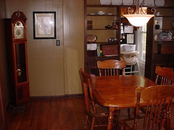 4th image of 252 Village Dr