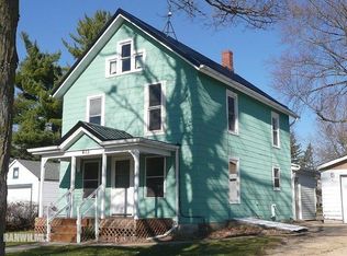 413 S Rantoul St, Lena, IL 61048