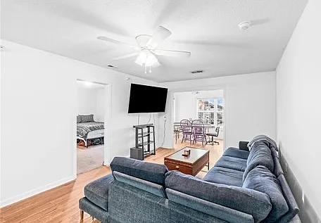182 University Village Dr #E — Photo 1