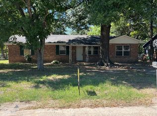 1133 Longview Dr, Greenville, MS 38703