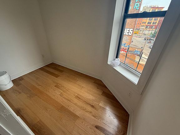 5th image of 2 Eldridge St APT 6