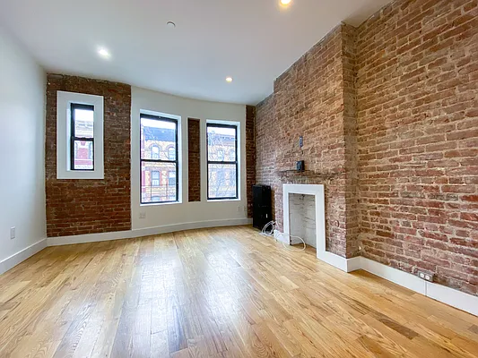 Rented by MAPT Residential LLC | media 19