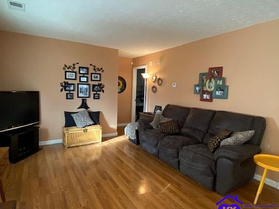 4th image of 309 S Bishop St