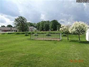 4th image of 587 Augusta Dr