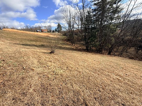 3rd image of 703 Valley Dr