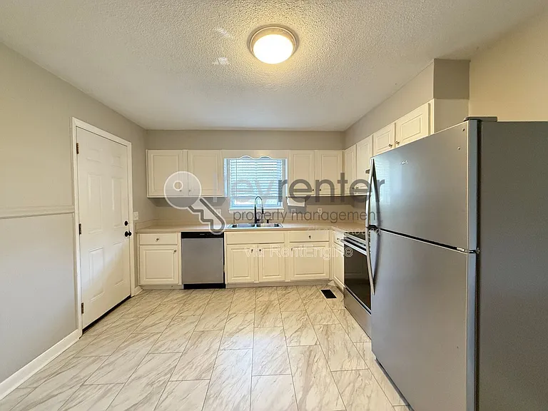 550 Alexander Dr #A — Photo 5