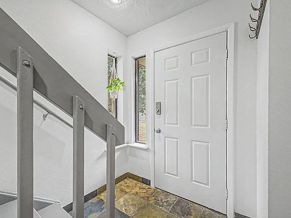 4th image of 3440 Windmill Dr #3-6