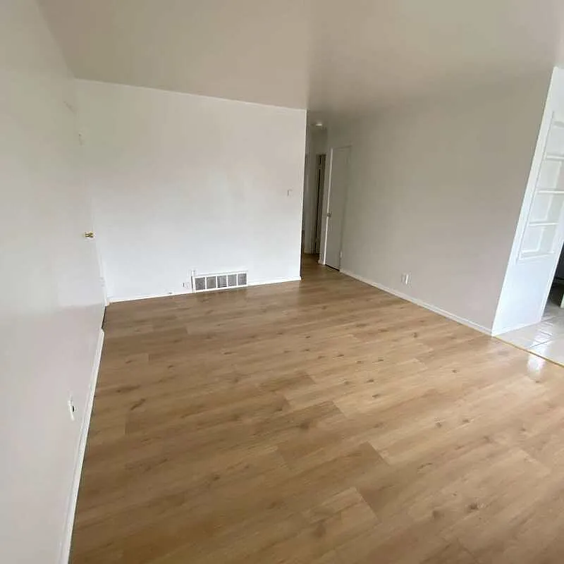 2 bed, 1.0 bath, $899 — Photo 3