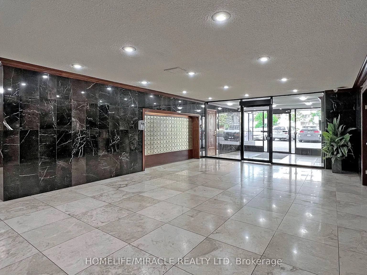 3 bed, $3,000 — Photo 3