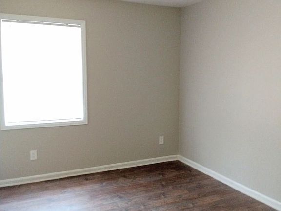 5th image of 596 Burdette Ave