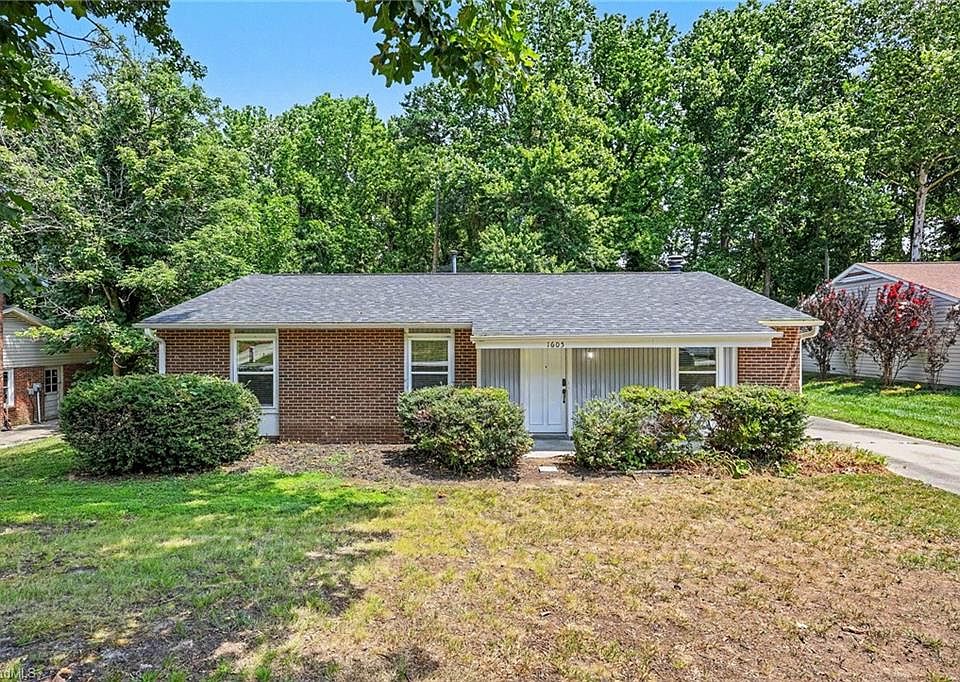 1st image of 1605 Stoneybrook Dr