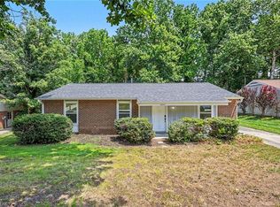 1605 Stoneybrook Dr, High Point, NC 27265