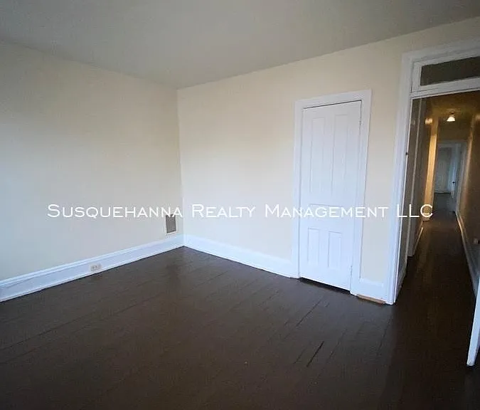 337 S 15th St — Photo 11
