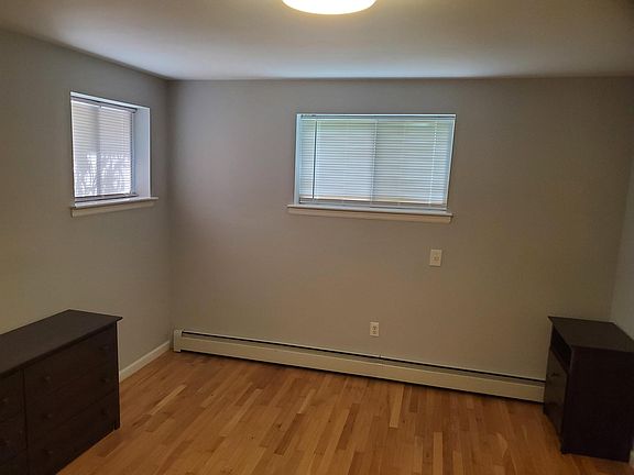 3rd image of 2225 Fenton Ave Floor 1