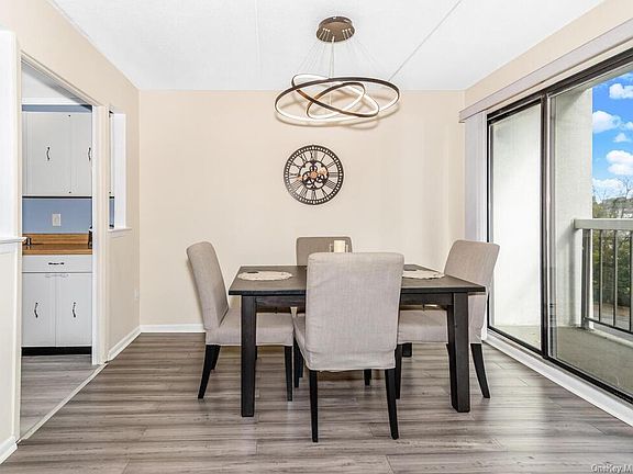 5th image of 500 High Point Dr APT 305