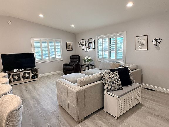 3rd image of 155 Codyerin Dr