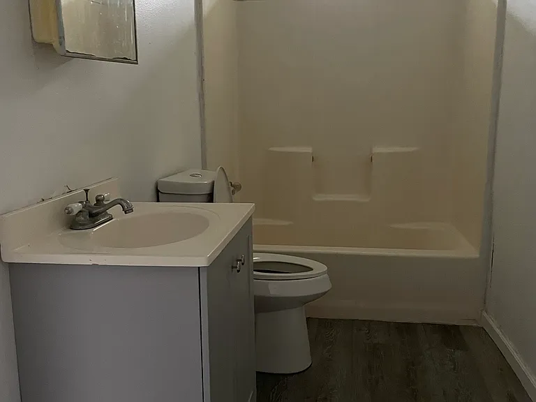 807 W Garfield Ave — Photo 5