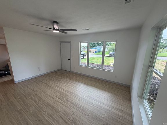 4th image of 405 Dean St