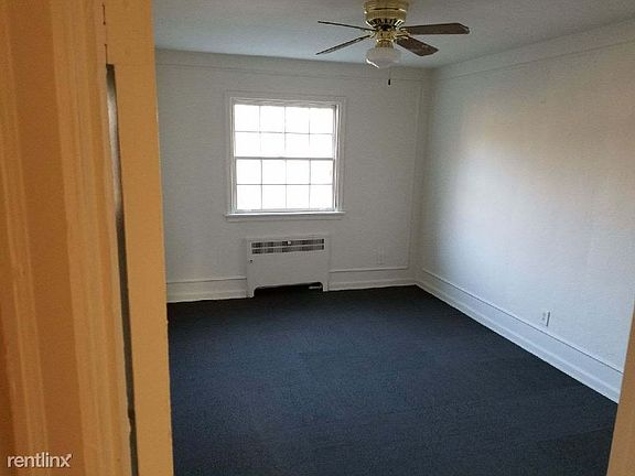 5th image of 971 Debbe Ln APT 6