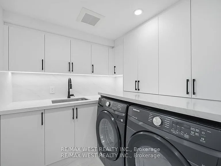 390 Saint Clarens Ave #LOWER — Photo 5