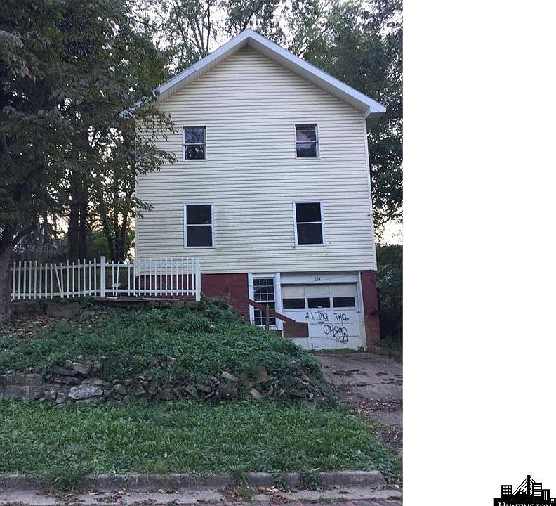 2nd image of 1743 Woodmont Rd