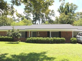 404 E Lynnwood Ln, Longview, TX 75604