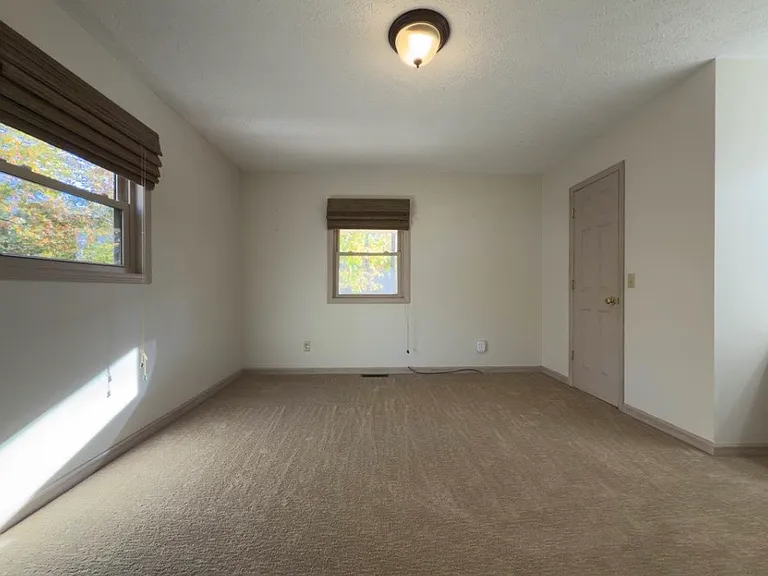 450 Rhododendron Ln — Photo 6