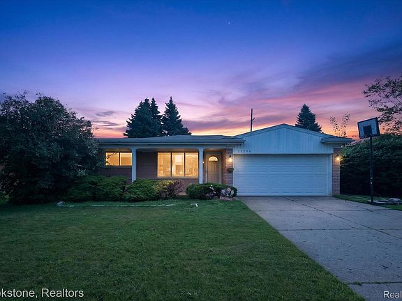 5th image of 34294 Greentrees Rd