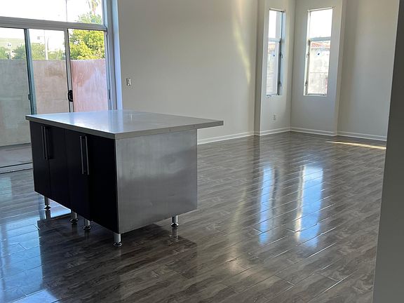 3rd image of 12104 Huston St APT 105