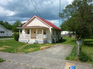 907 Front Ave, Salem, VA 24153