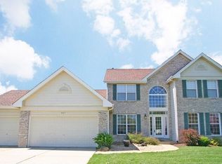 837 Dunbarton Dr, Weldon Spring, MO 63304