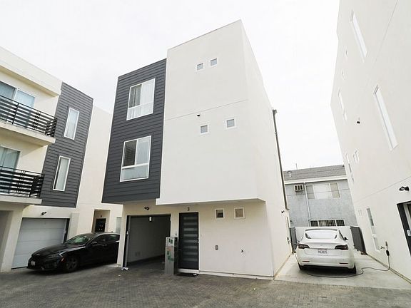 3rd image of 6926 N Morella Ave Unit 3