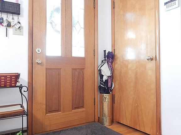 4th image of 1310 Altamont Ave