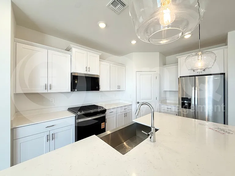 33110 N Noir Dr — Photo 3
