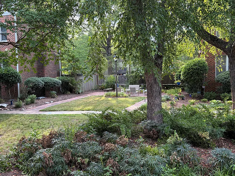 443 Westover Mews — Photo 20