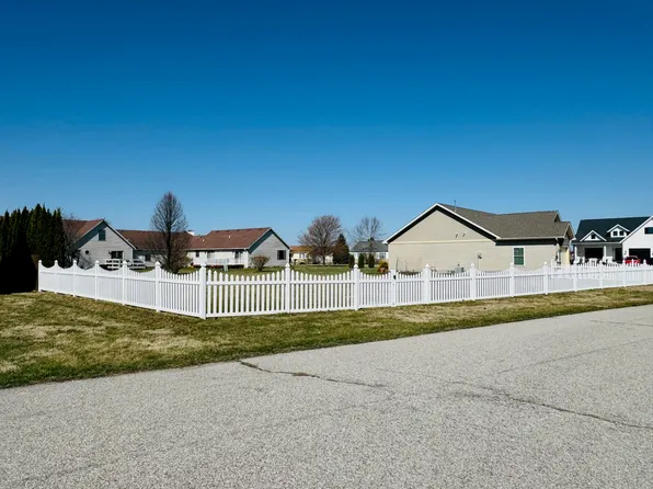 1014 Northmeare St, Kentland, IN 47951