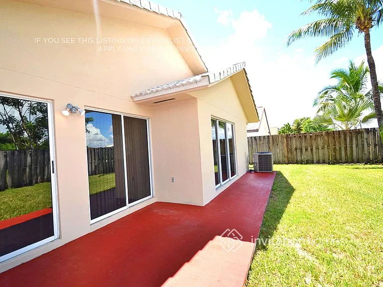 1276 SW 143rd Pl — Photo 14