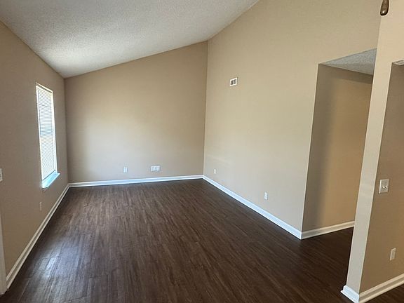 5th image of 205 Anthony Ln #21