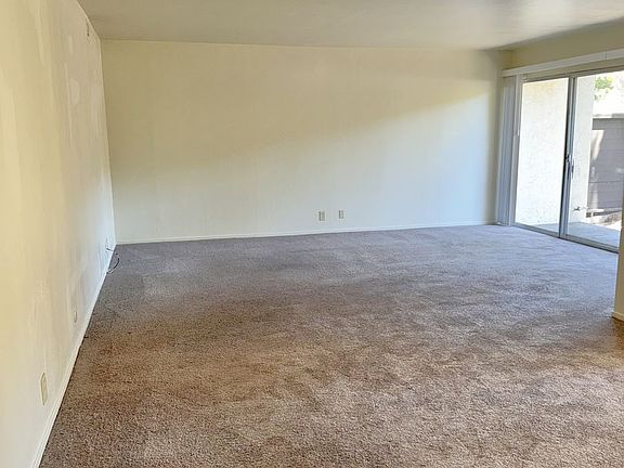 5th image of 1550 Walnut St APT 4