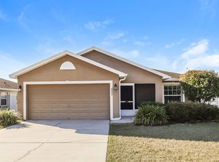6400 Twin Bridges Dr, Zephyrhills, FL 33541