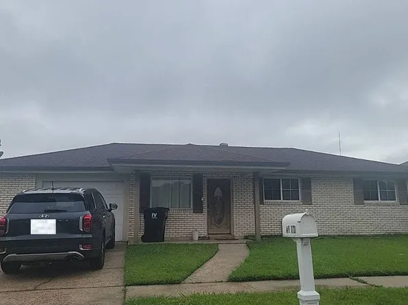 2716 Volpe Dr, Chalmette, LA 70043
