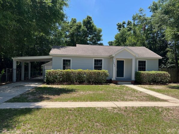 1403 Dexter Ave