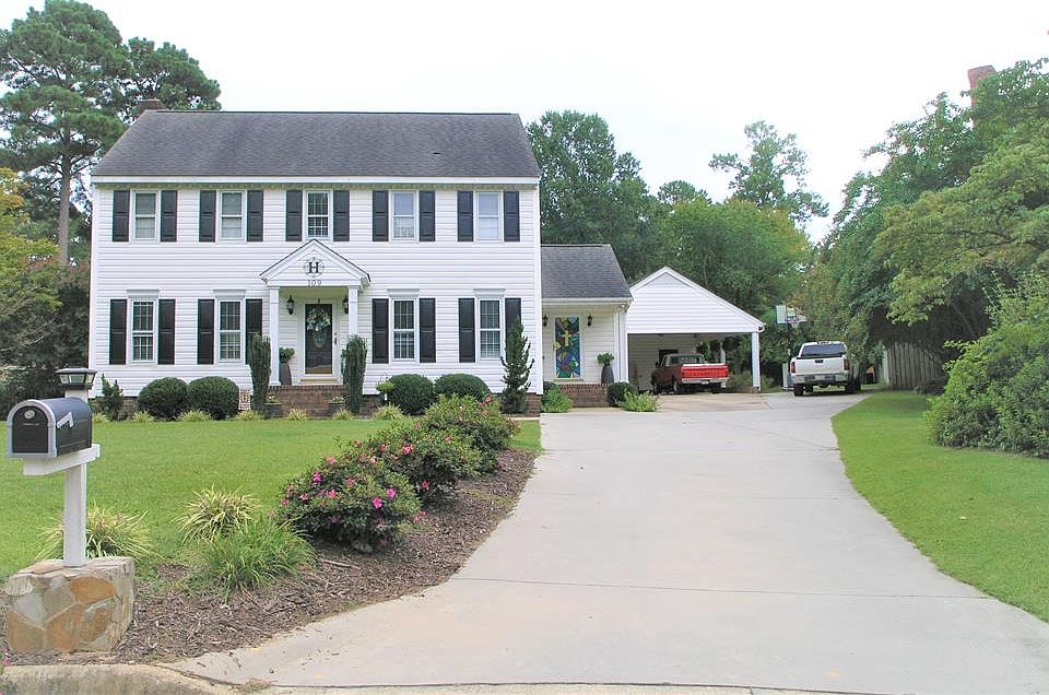 1st image of 109 Live Oak Pl