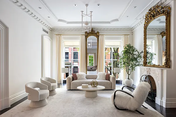 Living room, photo 1