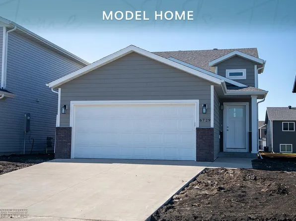 6729 Meadow View Dr S, Fargo, ND 58104
