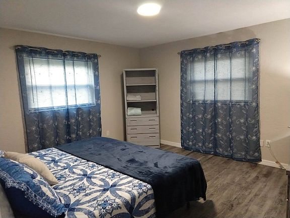 4th image of 1668 N Normandy Blvd