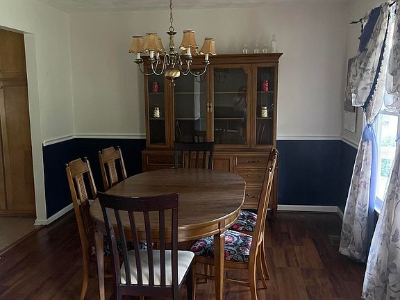 4th image of 2407 Olde Salem Dr